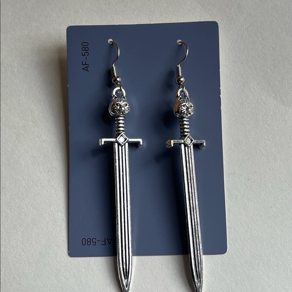 earrings - Picture 2 of 3